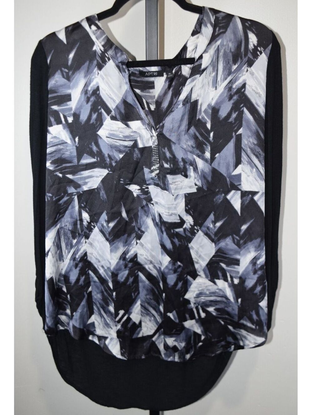 Apt. 9 Black Grey Geometric Abstract Print V-Neck Blouse Size XL
